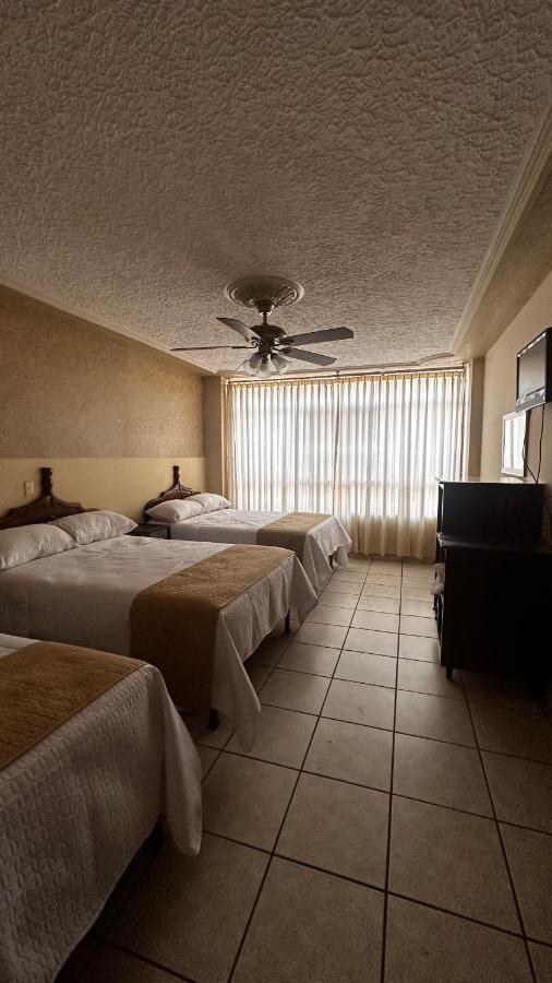 Hotel Palacio ซานฮวน เด ลอสลากอส ภายนอก รูปภาพ